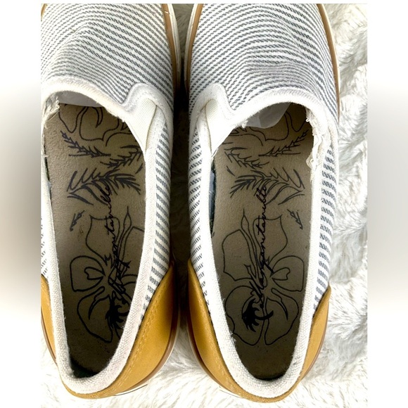 Margaritaville Women’s‎ Size 6.5  Blue/White Striped Canvas Slip Ons - Picture 4 of 9